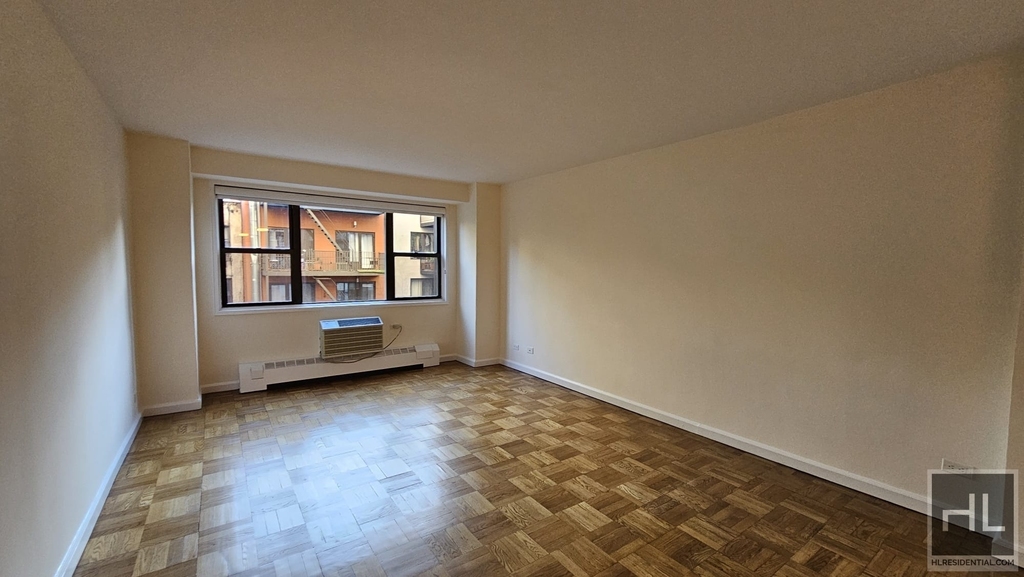 East 79 Street - Photo 0