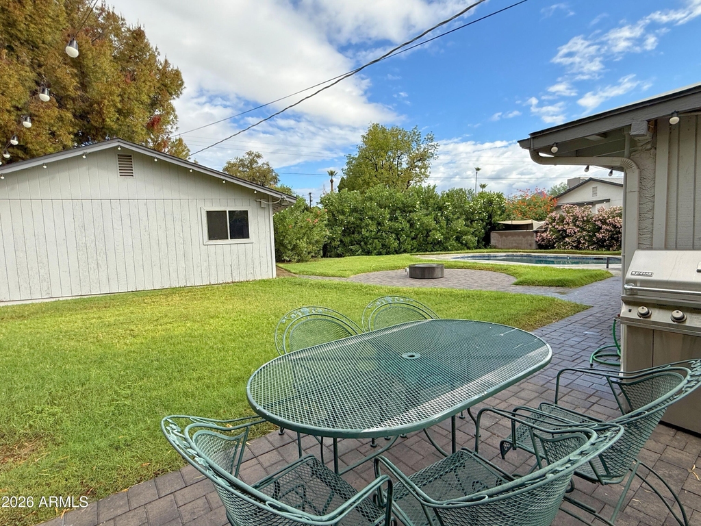 1116 E Fern Drive N - Photo 26