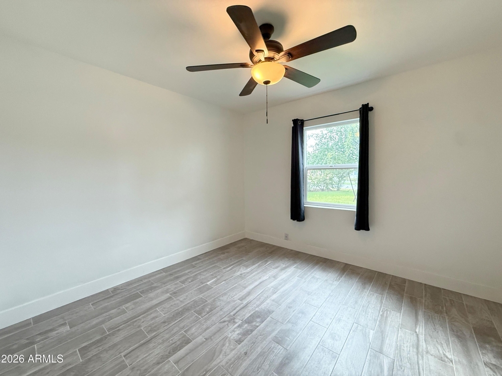 1116 E Fern Drive N - Photo 17