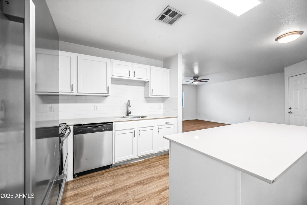 3065 N 67th Avenue - Photo 7