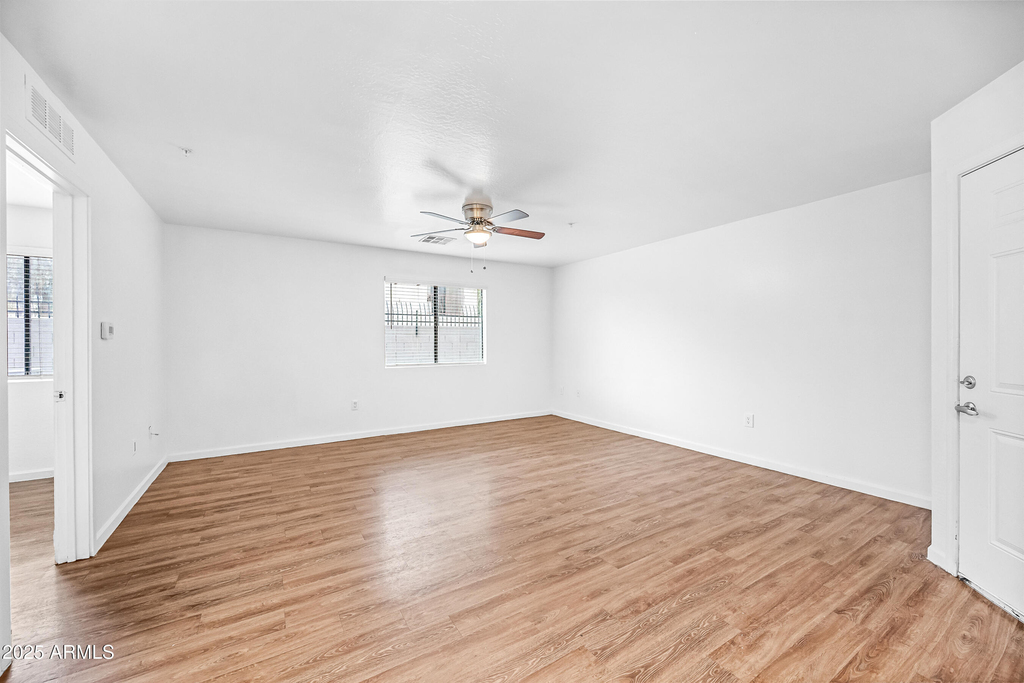 3065 N 67th Avenue - Photo 3