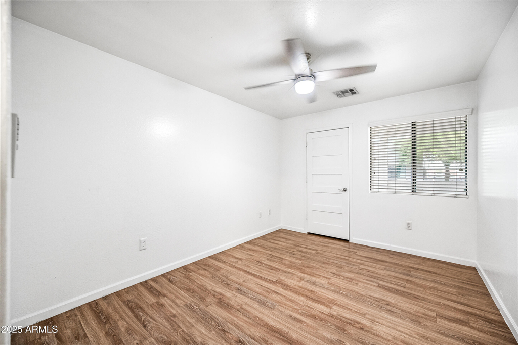 3065 N 67th Avenue - Photo 14