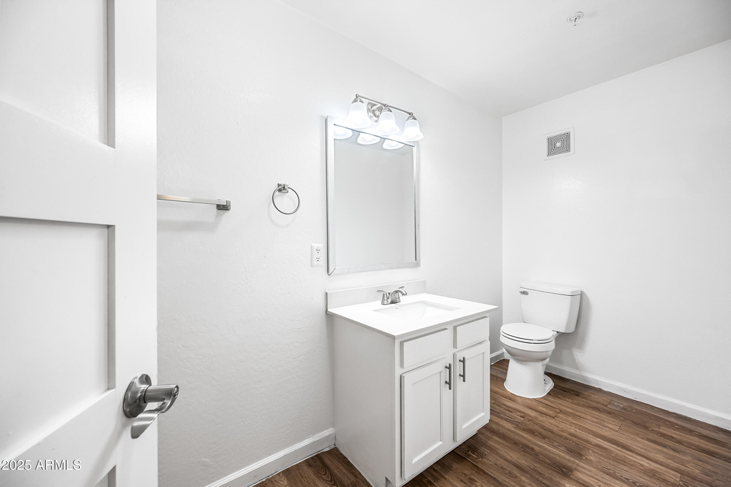 3065 N 67th Avenue - Photo 16