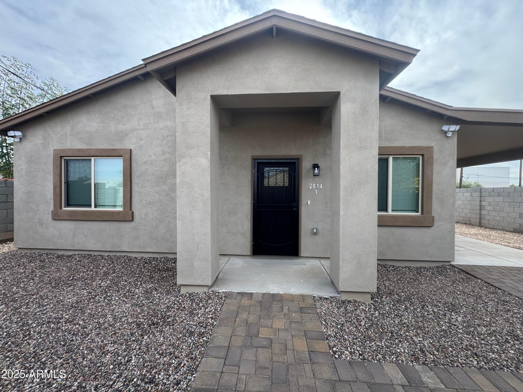 2814 E Roeser Road - Photo 0