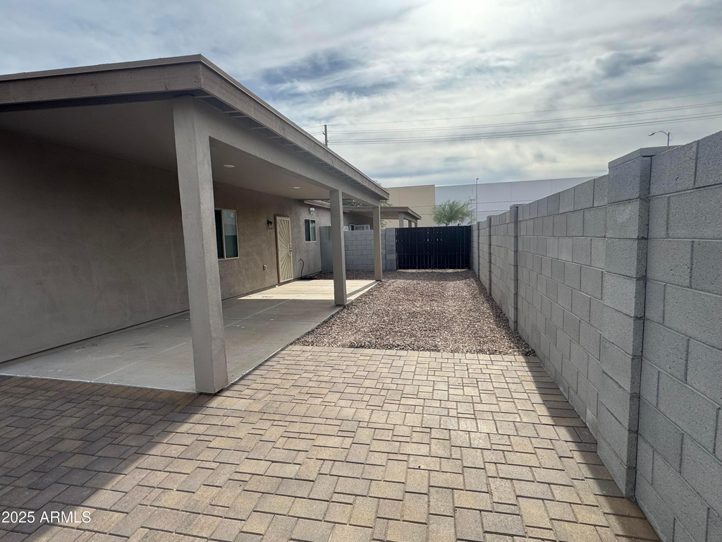 2814 E Roeser Road - Photo 2