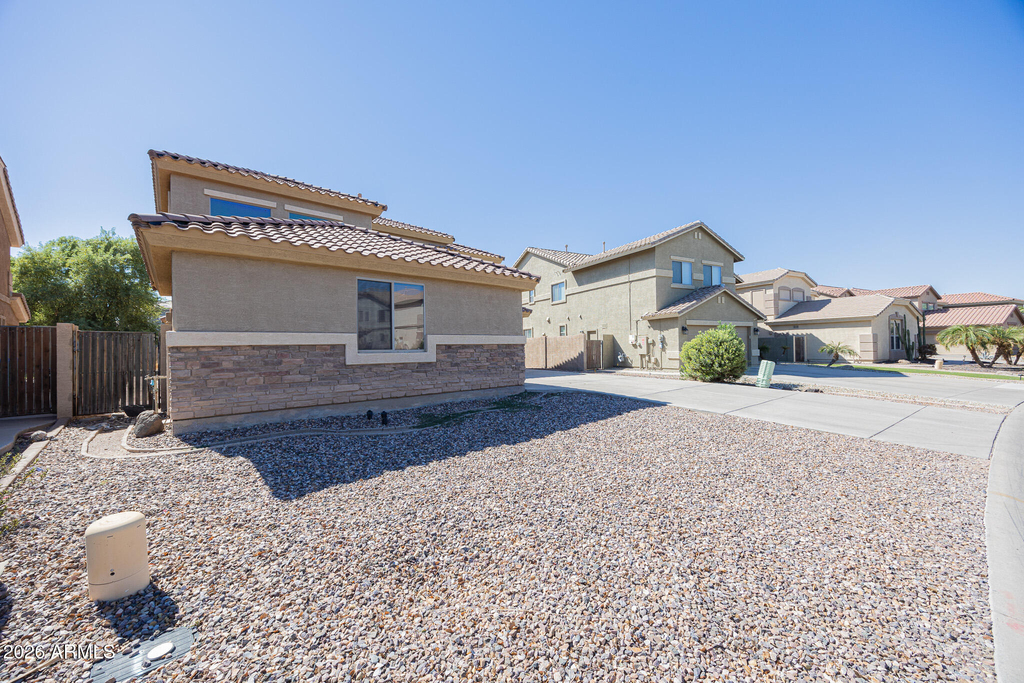 44289 W Windrose Drive - Photo 2