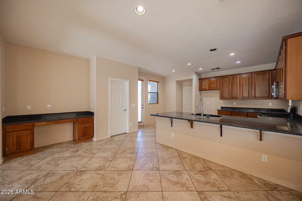 44289 W Windrose Drive - Photo 11