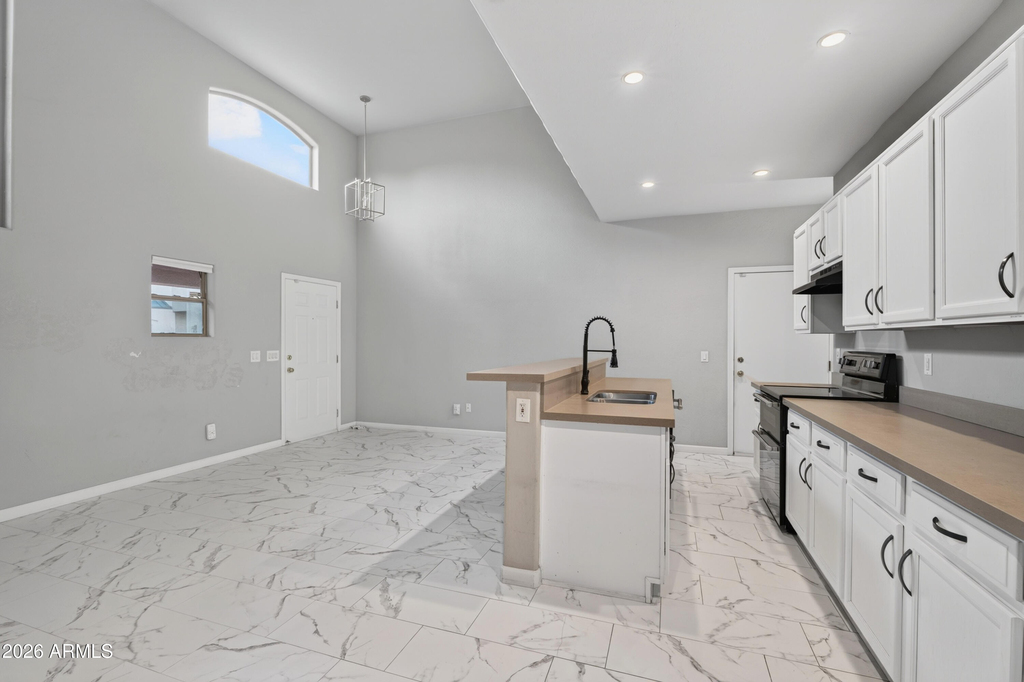 2027 E University Drive - Photo 6