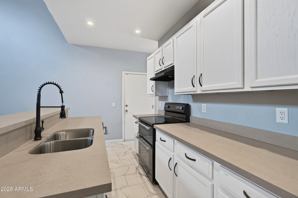 2027 E University Drive - Photo 5