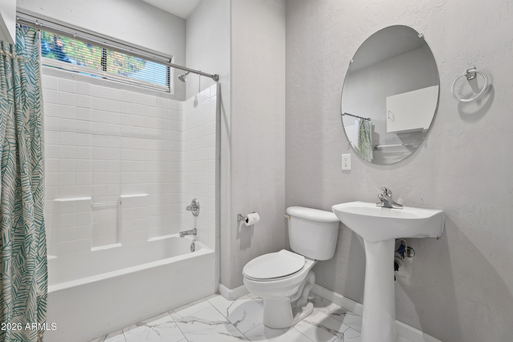 2027 E University Drive - Photo 16