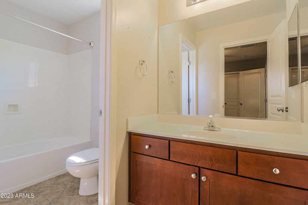 15304 W Wethersfield Road - Photo 17