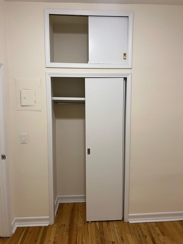 East 83rd Street - Photo 7