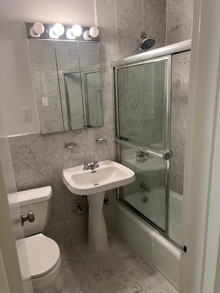 East 83rd Street - Photo 8