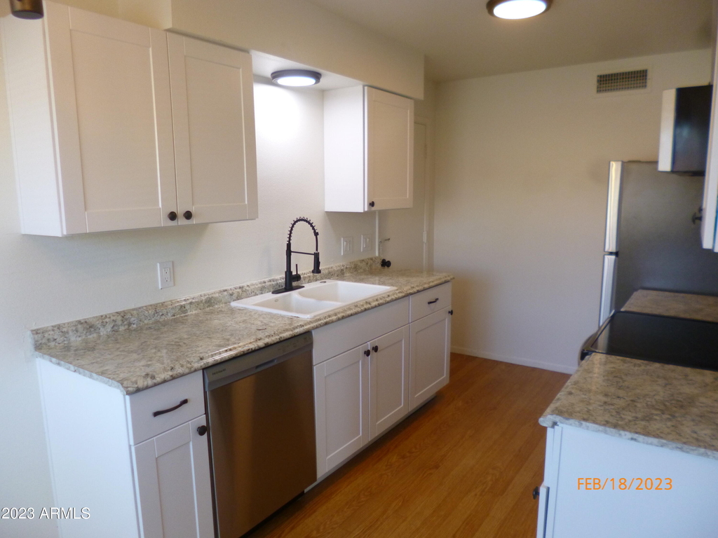 9515 W North Lane - Photo 2
