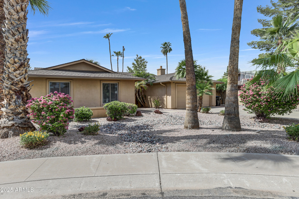 5909 E Marilyn Road - Photo 0