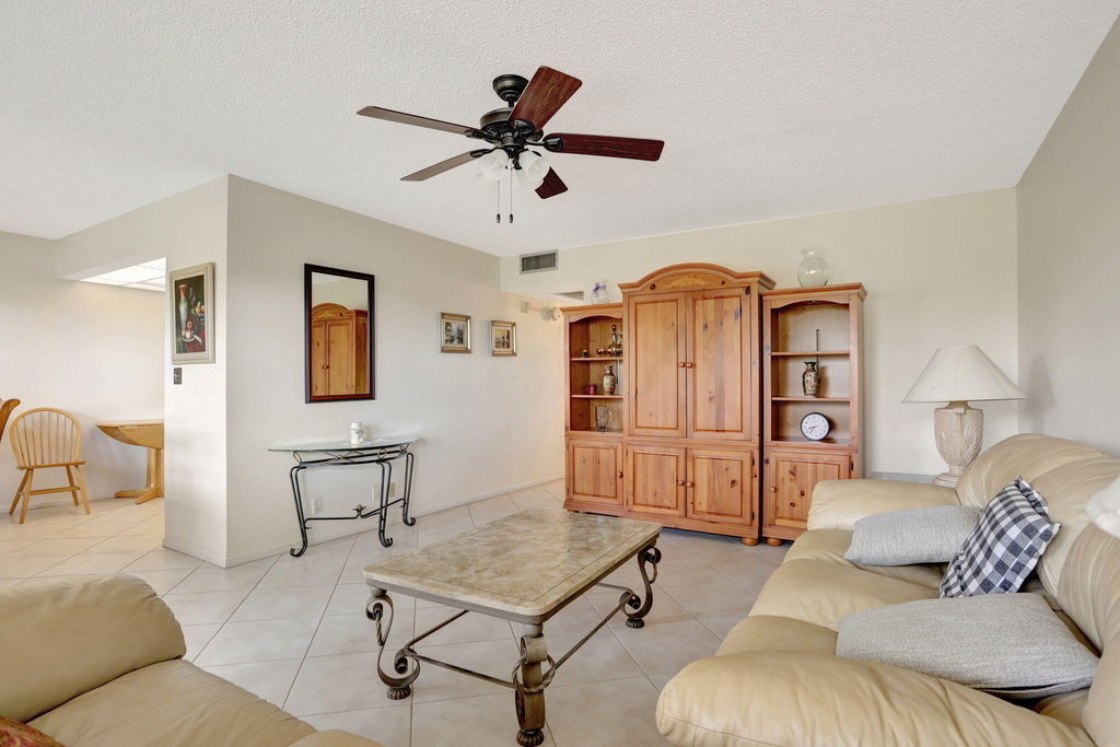 1903 Bermuda Circle - Photo 3