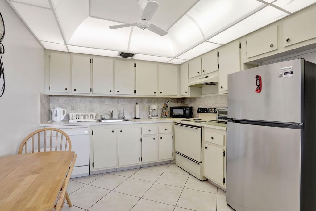 1903 Bermuda Circle - Photo 8