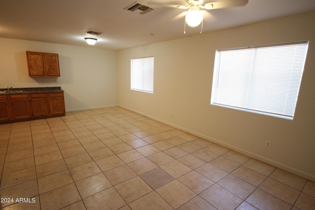 1714 S 7th Avenue - Photo 2