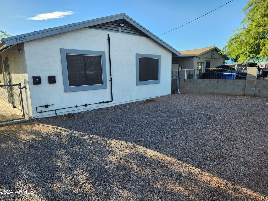 1714 S 7th Avenue - Photo 0
