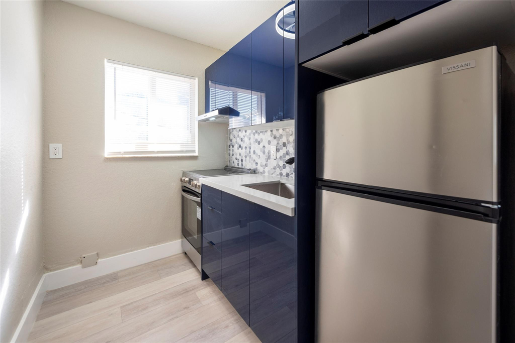 2726 Adams Street - Photo 2