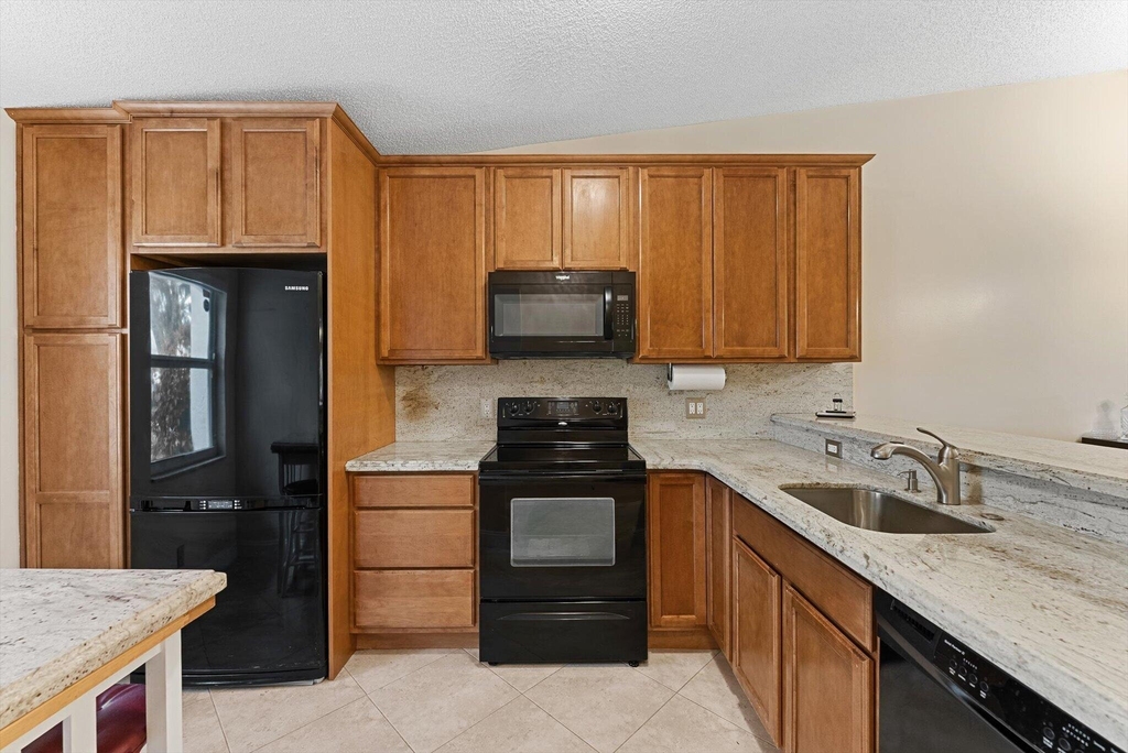 8959 Sunnywood Place - Photo 2