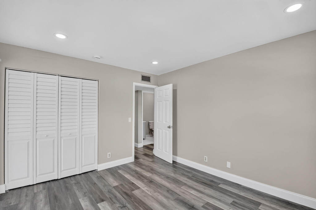 411 Burgundy I - Photo 21