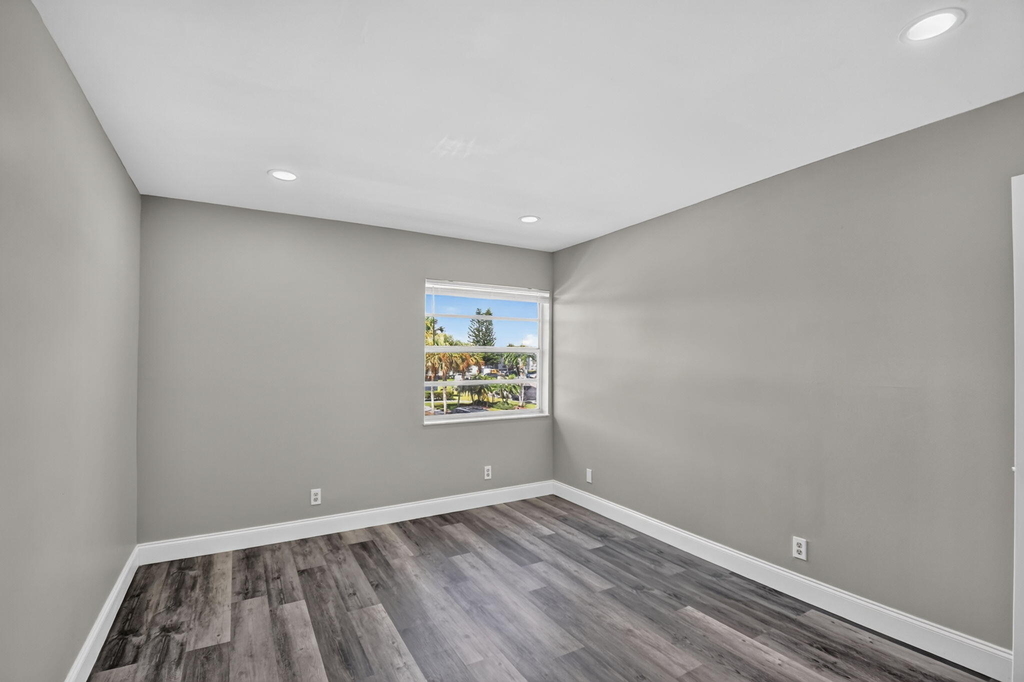 411 Burgundy I - Photo 16