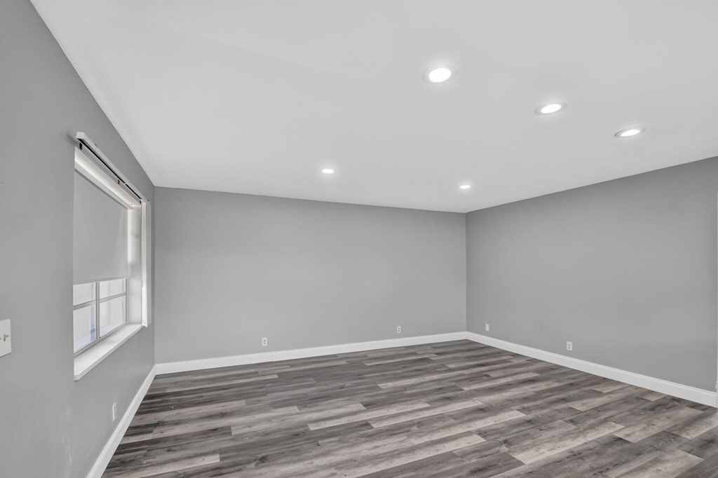 411 Burgundy I - Photo 5