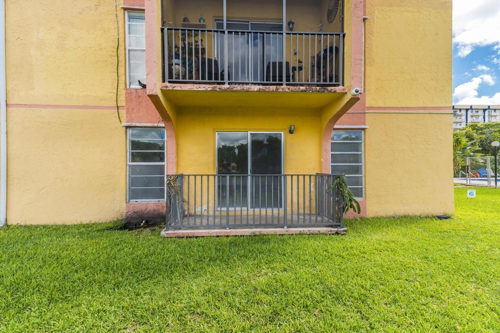 4707 Nw 7th Street - Photo 29