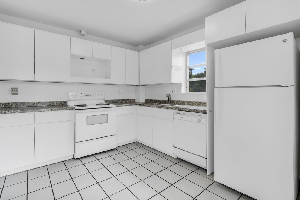 4707 Nw 7th Street - Photo 17