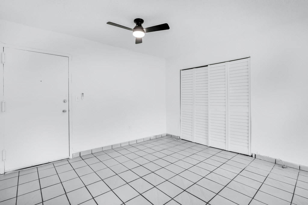4707 Nw 7th Street - Photo 9