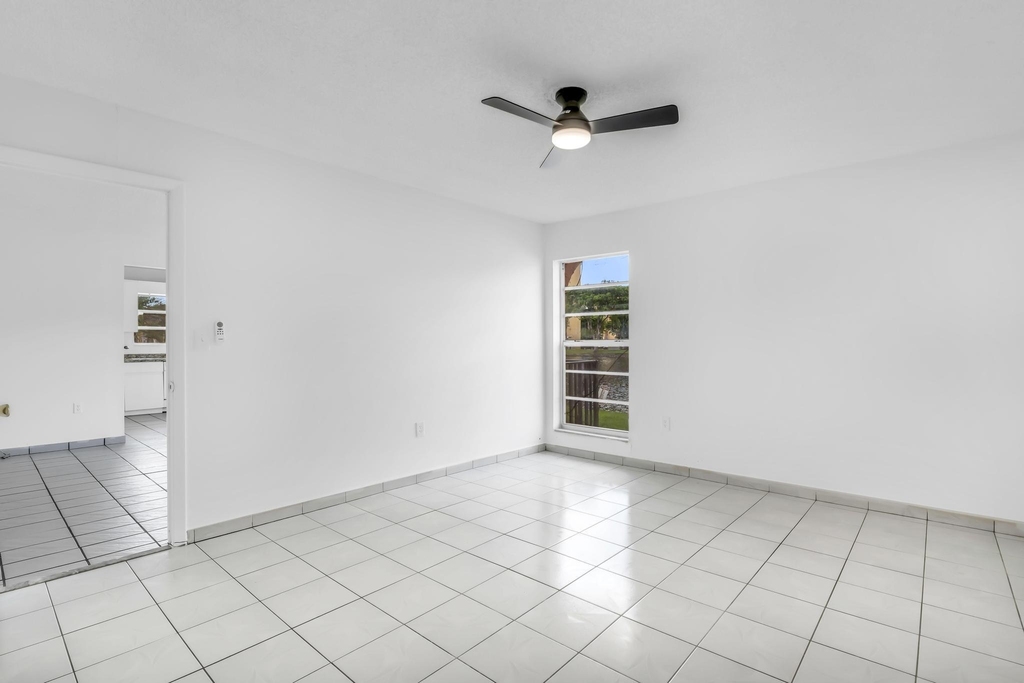4707 Nw 7th Street - Photo 13