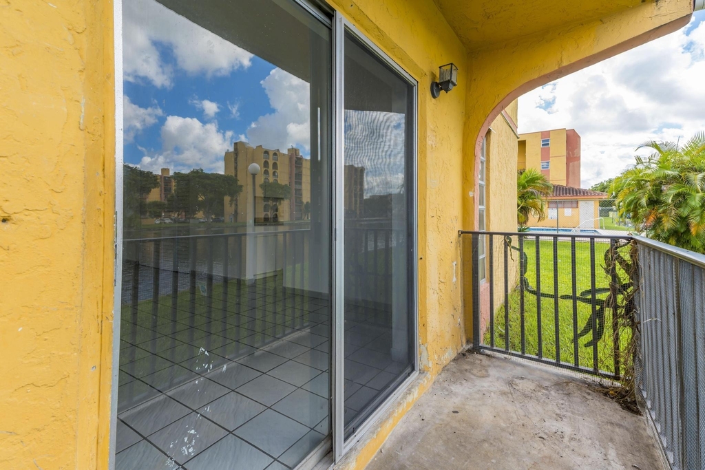 4707 Nw 7th Street - Photo 22