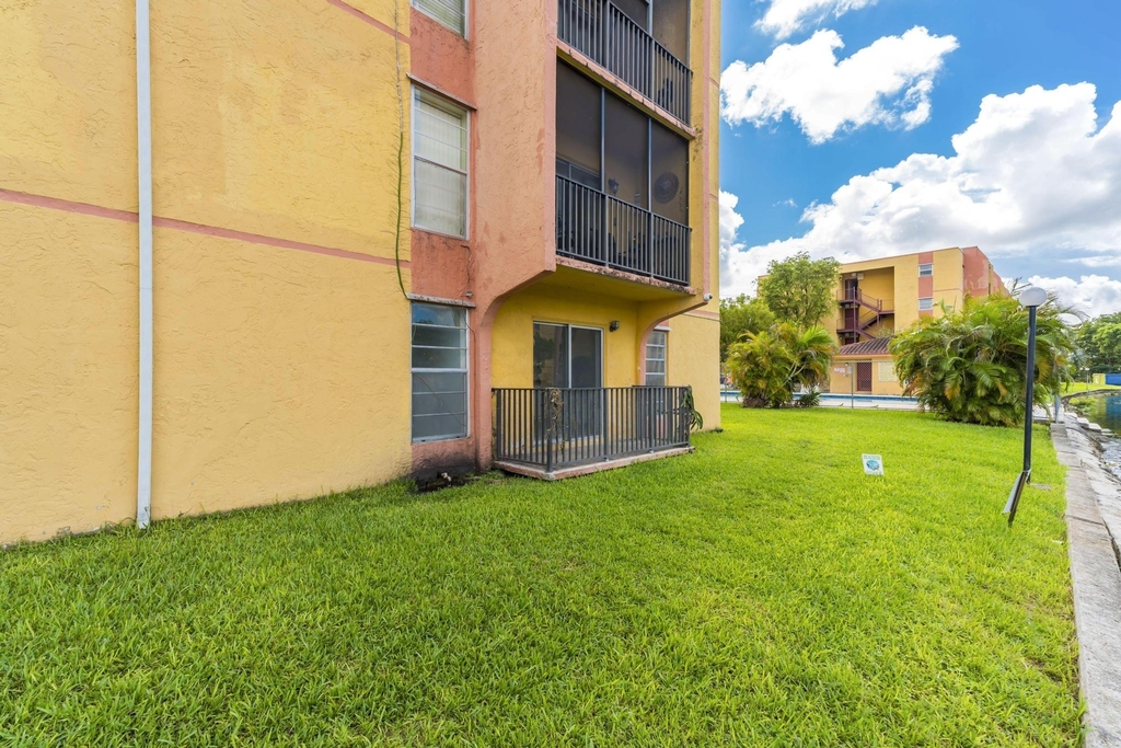 4707 Nw 7th Street - Photo 26