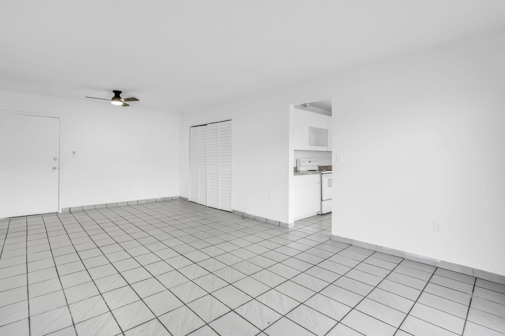 4707 Nw 7th Street - Photo 6