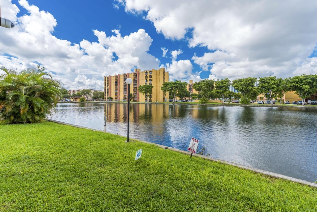 4707 Nw 7th Street - Photo 21
