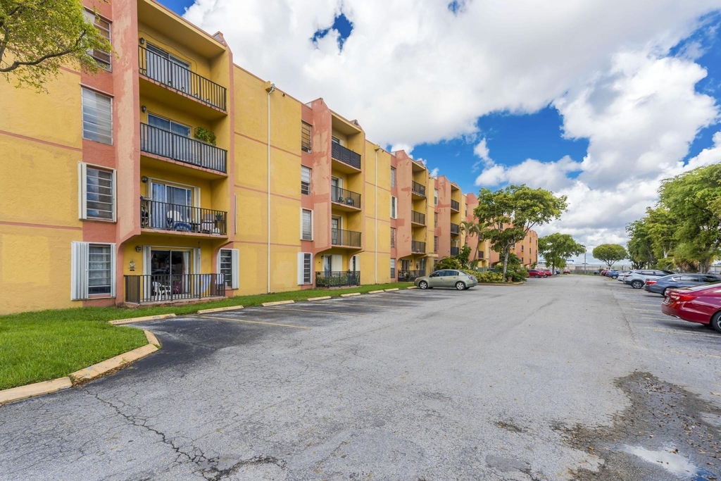 4707 Nw 7th Street - Photo 24
