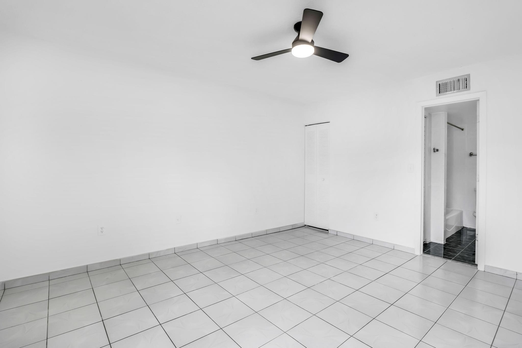 4707 Nw 7th Street - Photo 12