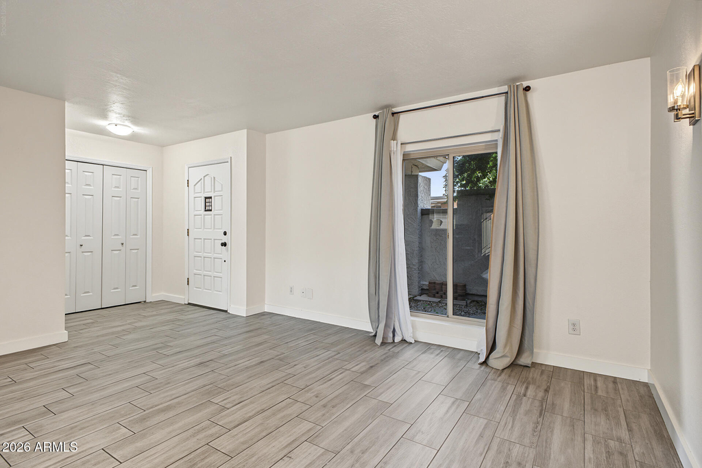 4902 N 74th Street - Photo 4