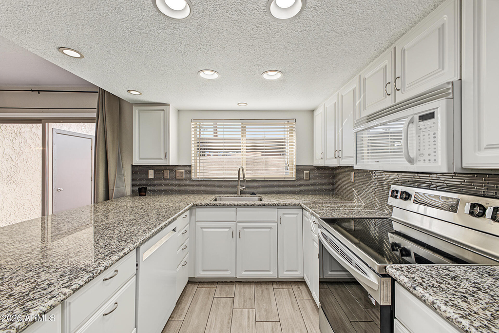 4902 N 74th Street - Photo 10