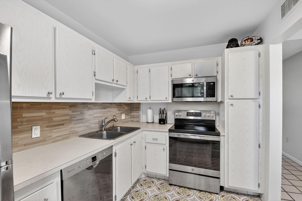 4272 Deste Court - Photo 2