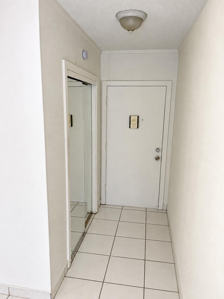 382 E Royal Palm Road - Photo 3