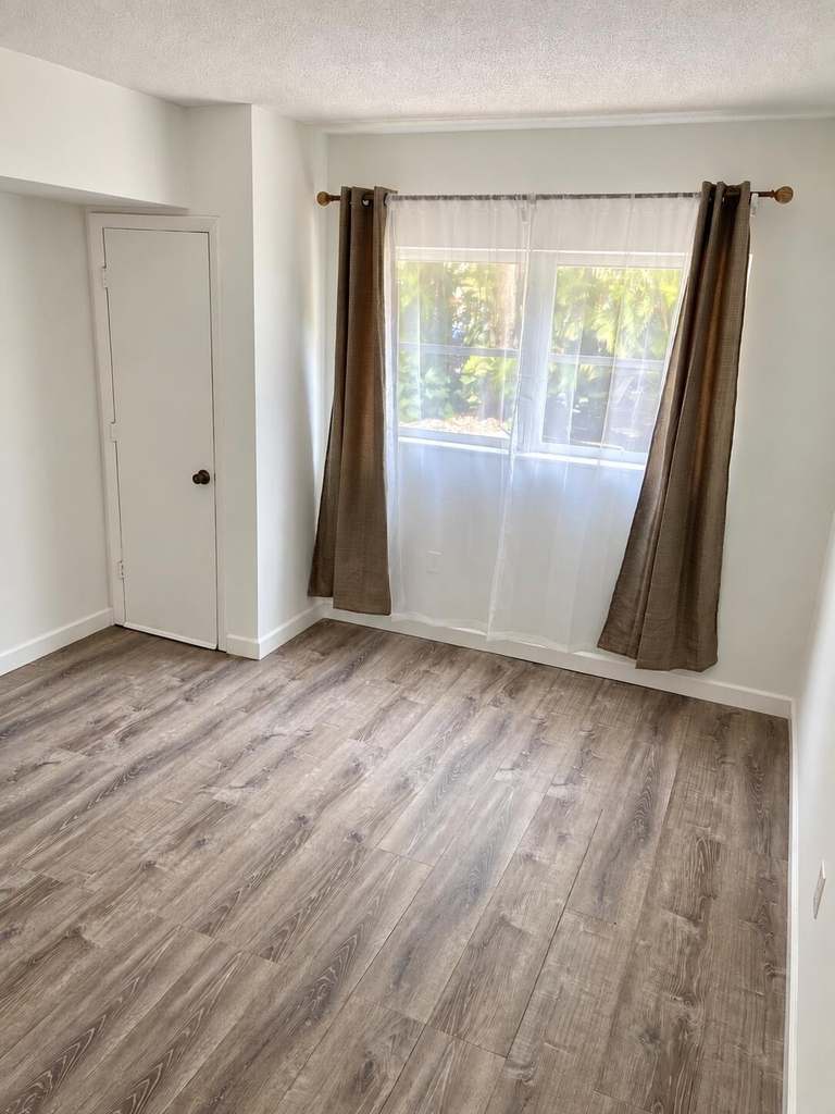382 E Royal Palm Road - Photo 8