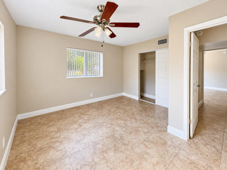 520 Ne 44th Street - Photo 1