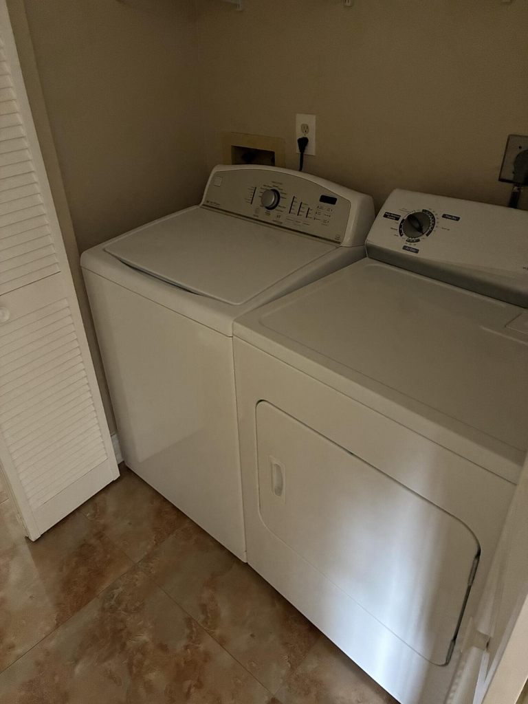 2749 S Oakland Forest Drive S - Photo 17