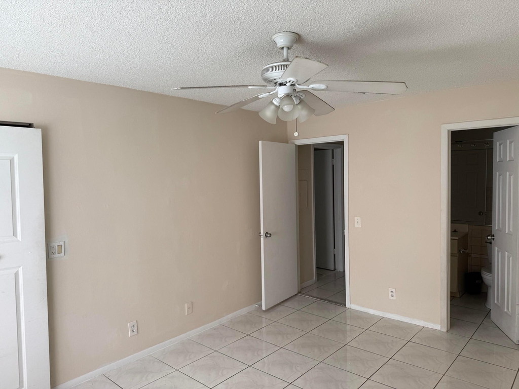 2221 Nw 56th Avenue - Photo 4