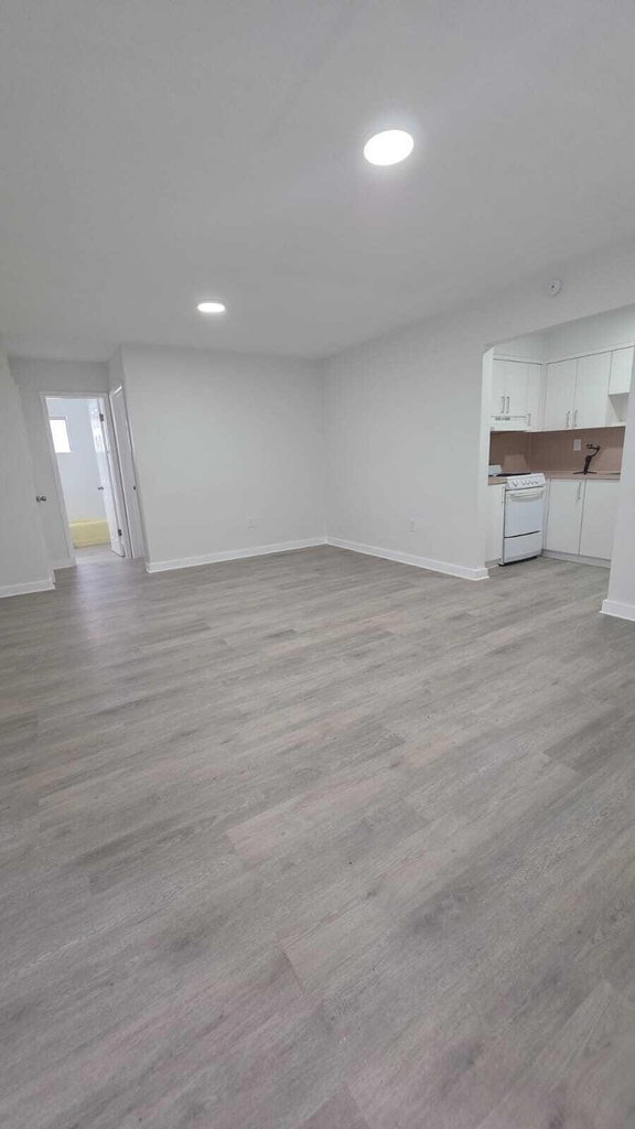 7624 Pembroke Road - Photo 8