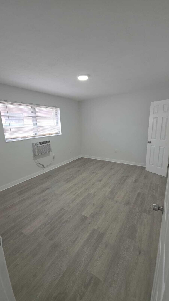 7624 Pembroke Road - Photo 5