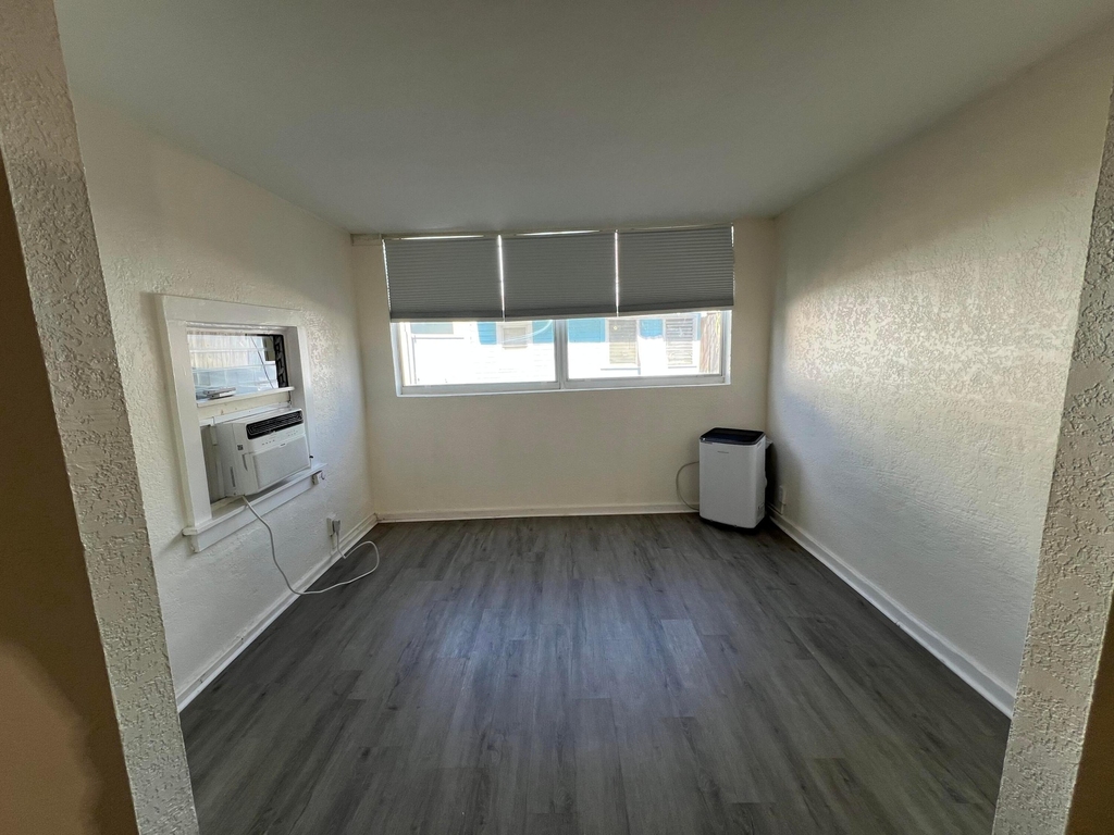 329 N K Street - Photo 11