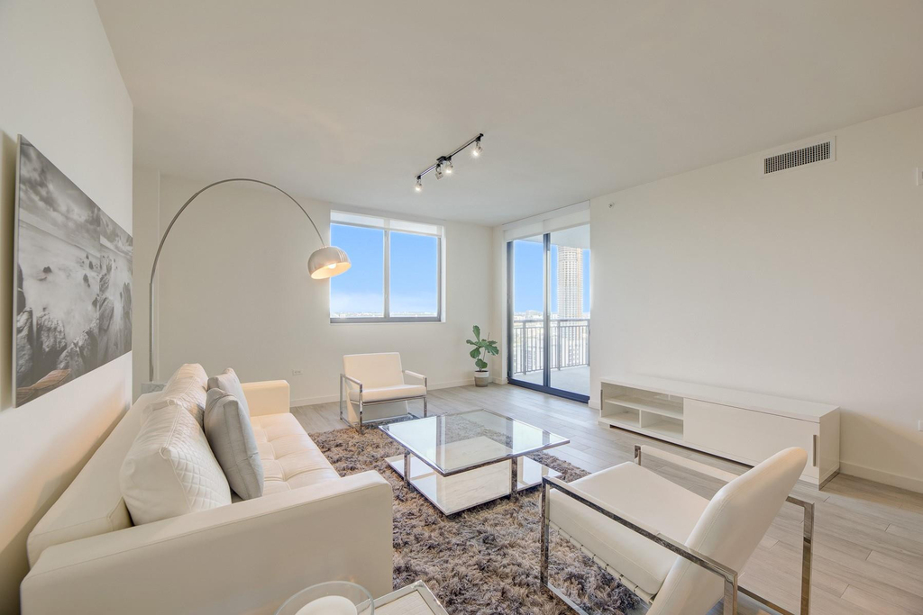 999 Sw 1st Avenue - Photo 7